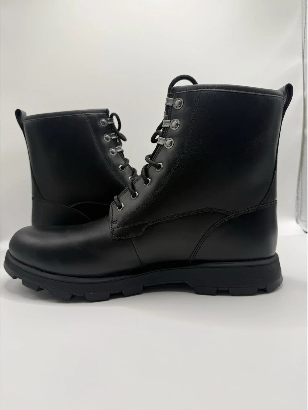 UGG men’s black